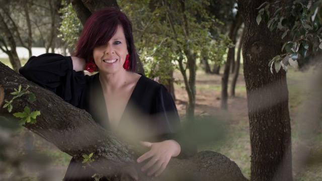 HEROÏNES. TRIBUT A DONES QUE CANTEN…I ENS ENCANTEN