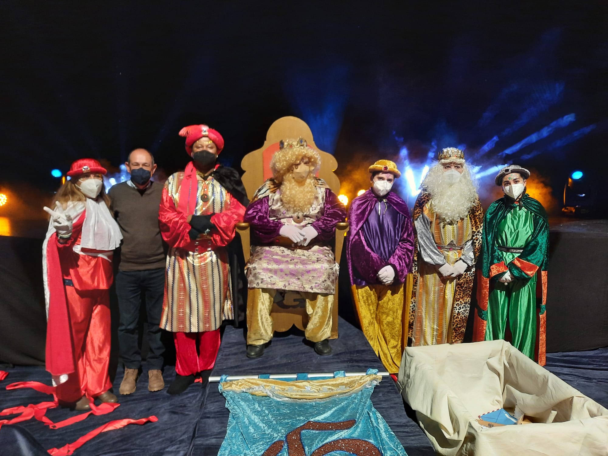 Ses Majestat els Reis d’Orient saluden els infants pels carrers de Palafrugell i Llafranc