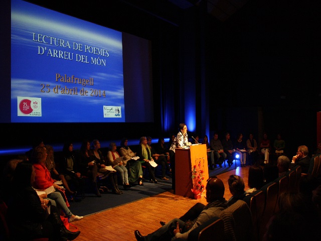 Lectura de poemes arreu del món