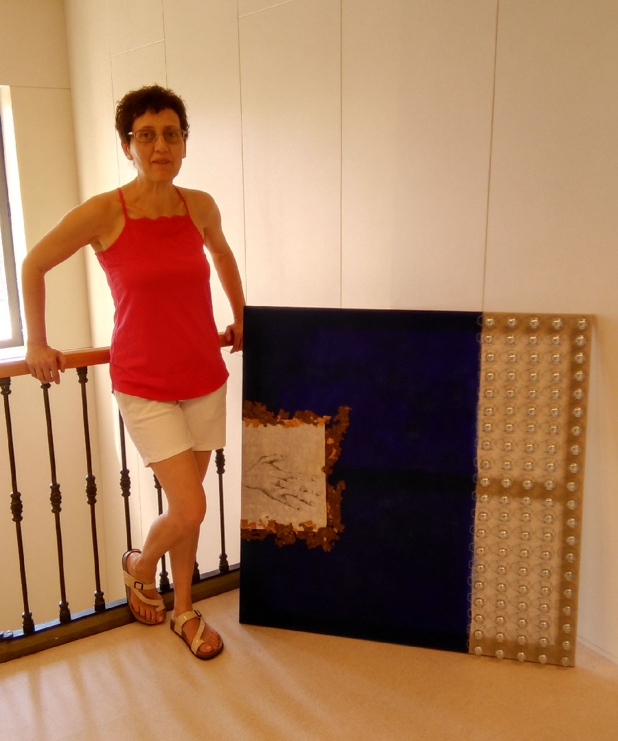 L’artista palafrugellenca Rosa Aguiló Miquel ha donat al Museu del Suro de Palafrugell l’obra Ma i màquina, de la seva col·lecció “Objectes”