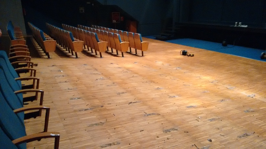 L’Ajuntament renova la platea del Teatre Municipal