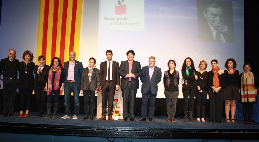 Més d’un centenar de lectors i lectores participen a la 13a edició de la “Lectura continuada de l’obra literària de Josep Pla” coincidint amb la diada de Sant Jordi