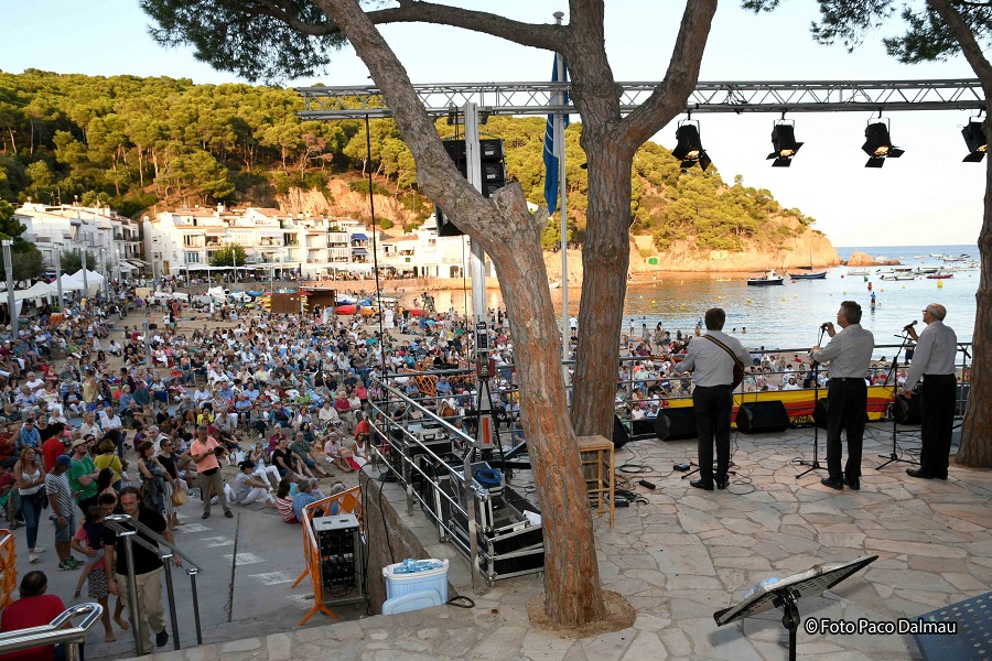 La 23a edició de la Cantada de Tamariu tanca les actuacions d’havaneres als nuclis de Palafrugell